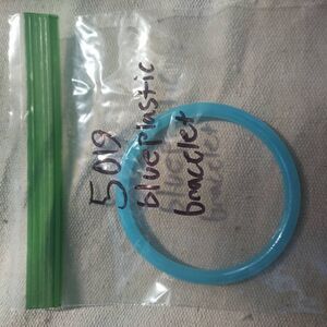 5019 Blue Plastic Bracelet